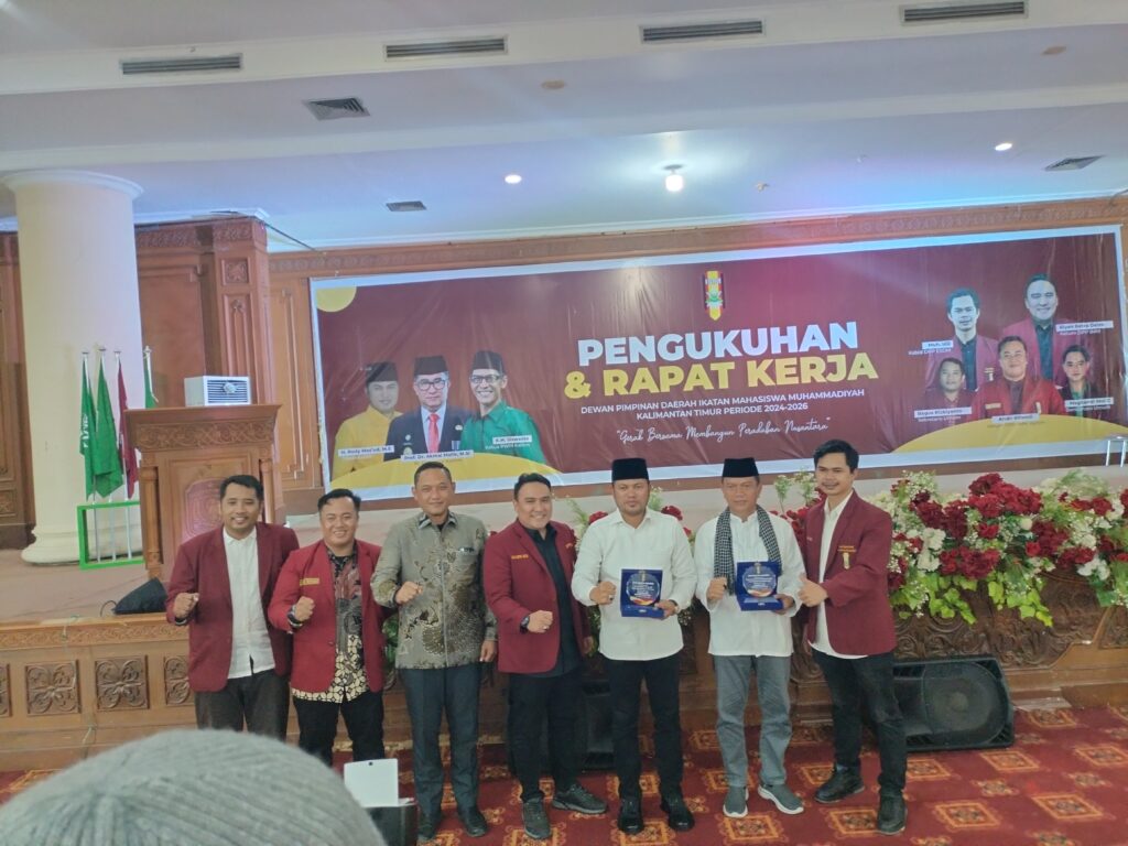 Foto : Rudy-Seno Hadiri Pengukuhan IMM Kaltim