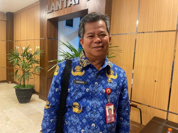 Asisten II Sekretariat Daerah (Setda) Kota Samarinda, Marnabas Patiroy