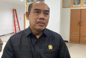 Ahmad Avananza.