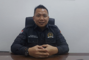 Deni Hakim Anwar.
