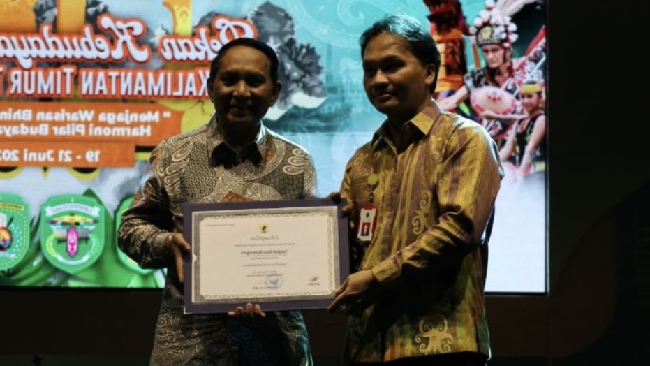 Foto: Pemkab Kukar raih Sertifikat WBTB Kementerian Pendidikan.