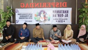 Foto: Suasana khataman Al-Qur'an di lingkungan Disperindag Kukar.
