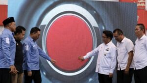 Foto: Bupati Kukar, Aulia Rahman Basri dan Wabup Kukar, Rendi Solihin, membuka secara resmi Job Fair Kabupaten Kutai Kartanegara. (Ist)