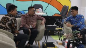 Foto: Bupati Kukar, Aulia Rahman Basri bersama Sekda Kukar, Sunggono. (doc.)