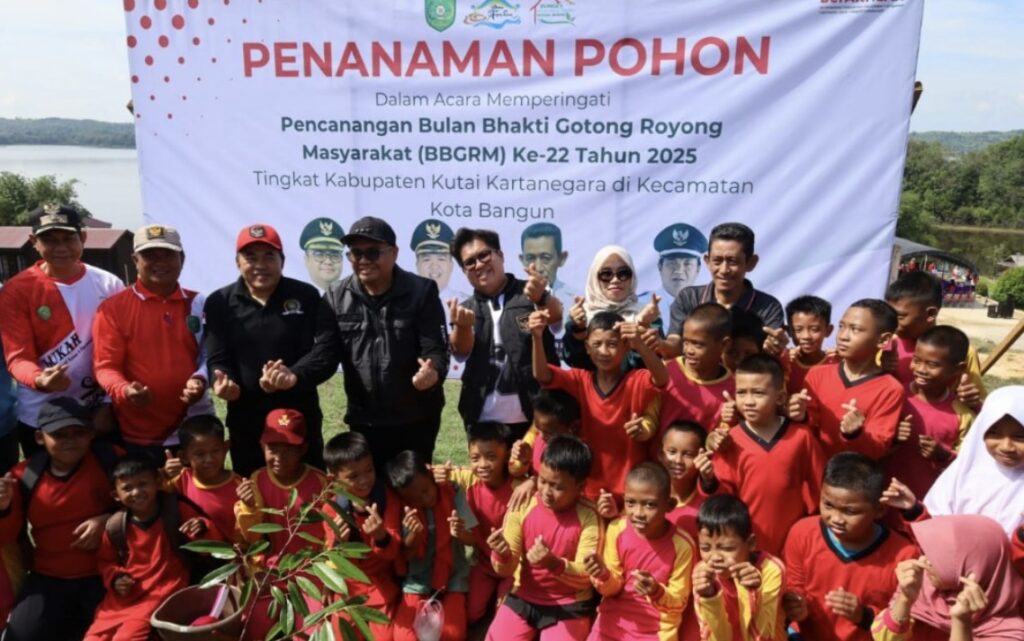 Foto: Bulan Bakti Gotong Royong Masyarakat.